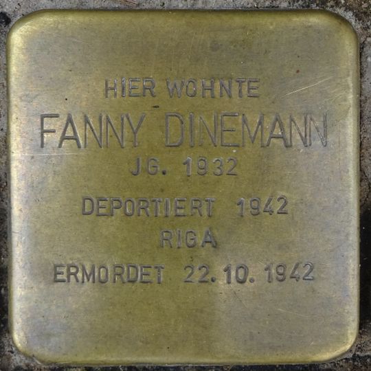 Stolperstein en memoria de Fanny Dinemann