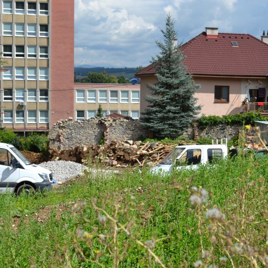 Thurzov dom, múr parcelačný