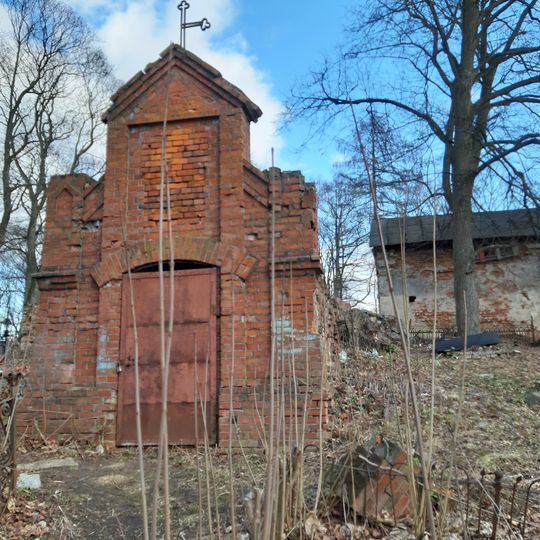 Brick tomb chapel at Kaĺvaryjskija Cemetery