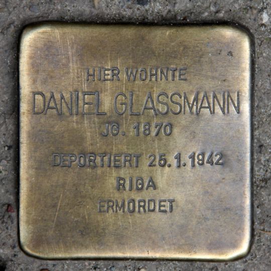 Stolperstein en memoria de Daniel Glassmann