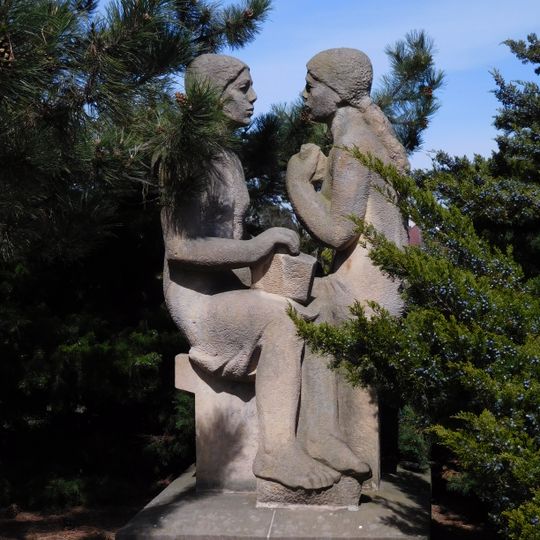 "Dialogue" sculpture in Písnická street