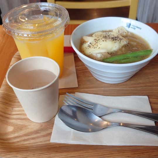 Very Berry Soup Tamachi Ekimae