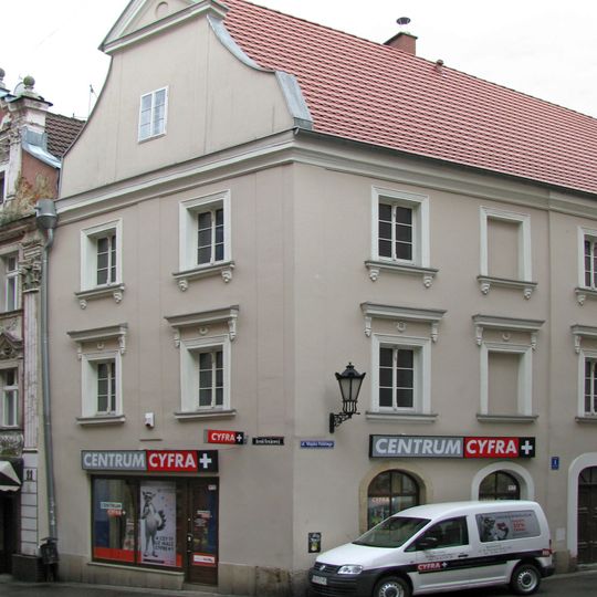 1 Wojska Polskiego Street in Kłodzko