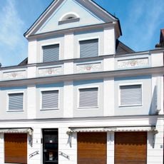 Wohn- und Geschäftshaus