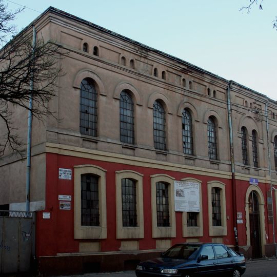 Dom gminy żydowskiej, tzw. Łaźnie żydowskie składające się z budynku głównego oraz 3 oficyn, przed 1914