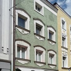 Wohn- und Geschäftshaus