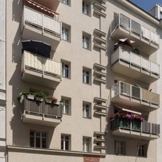 Wohnhausanlage Karl-Löwe-Gasse 4