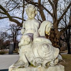 Dziewczynka i chłopiec z Trytonem