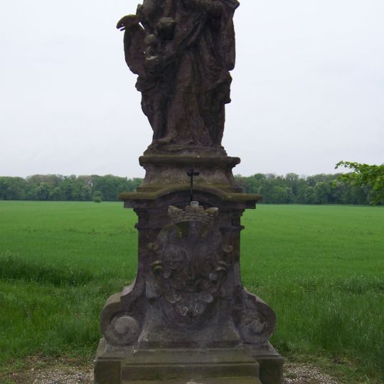 Socha svatého Jana Nepomuckého v zámeckém parku ve Veltrusech