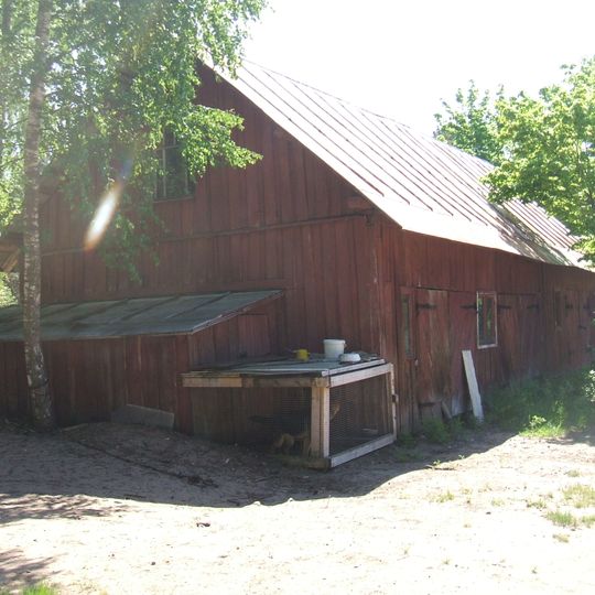 Дровяной и лыжный сараи