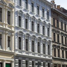 Mietshaus in geschlossener Bebauung Luisenstraße 1a