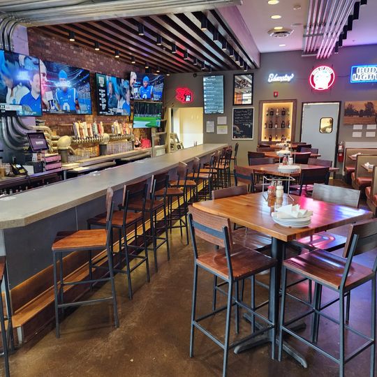 BoomBozz Craft Pizza & Taphouse