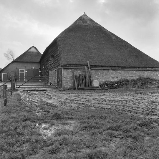 Veeningen 42, Veeningen