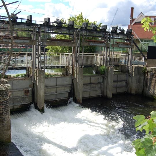 Middlesex Filter Beds Weir