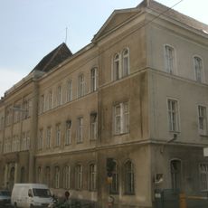 Verwaltungs-/Bürogebäude