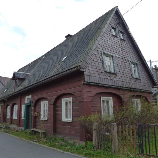 Wohnhaus und Holzscheune eines Bauernhofes Oberdorfweg 29