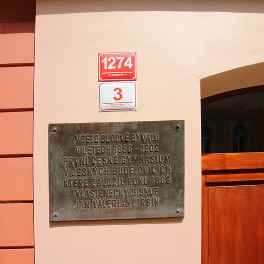 Pamětní deska prvního českého gymnasia