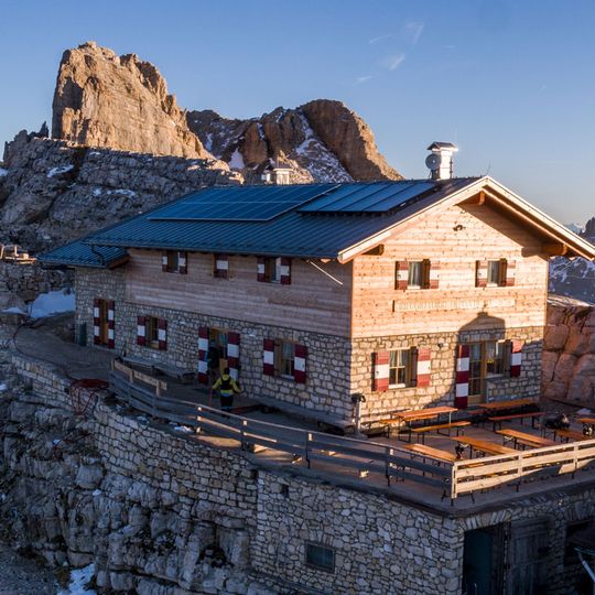 Rifugio Torre di Pisa