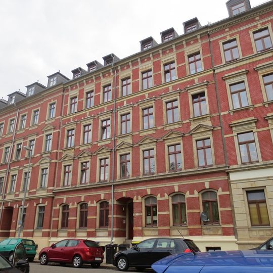 Mietshaus in geschlossener Bebauung Arndtstraße 8