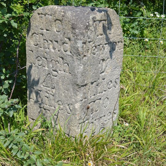 Milestone, Exeter Road, 100m NE of Gallows Cross