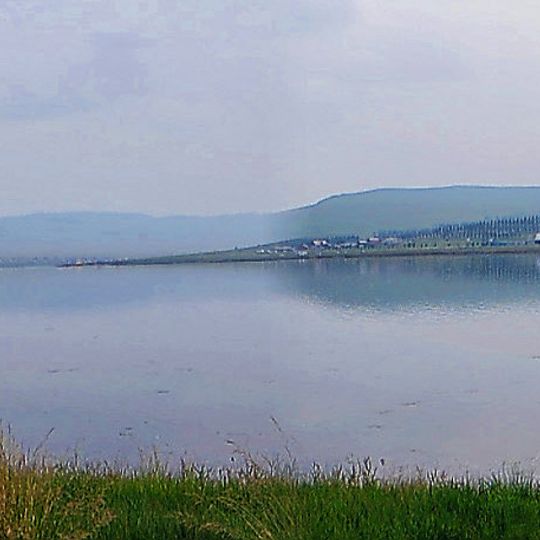 Tus Lake