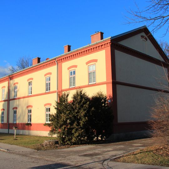 Arbeiter-/Angestelltenwohnhäuser