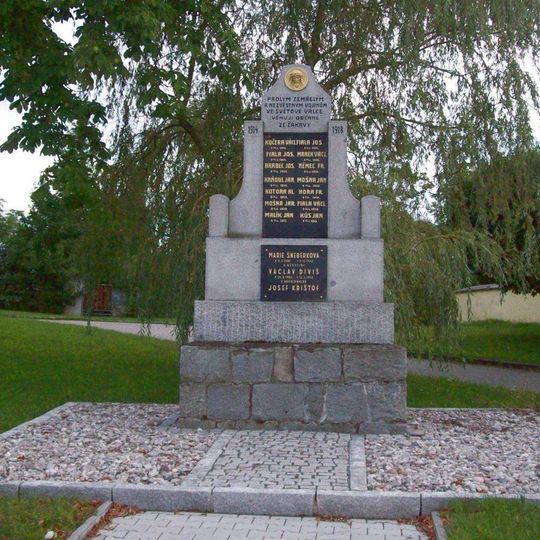 Pomník padlým v Žákavě