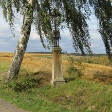 Kříž u polní cesty severně od Tisku