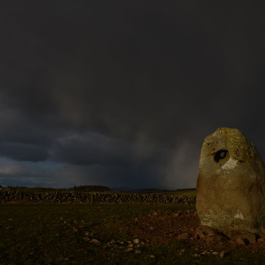 White Cairn,cairn & Hole Stone 400m N of Crows