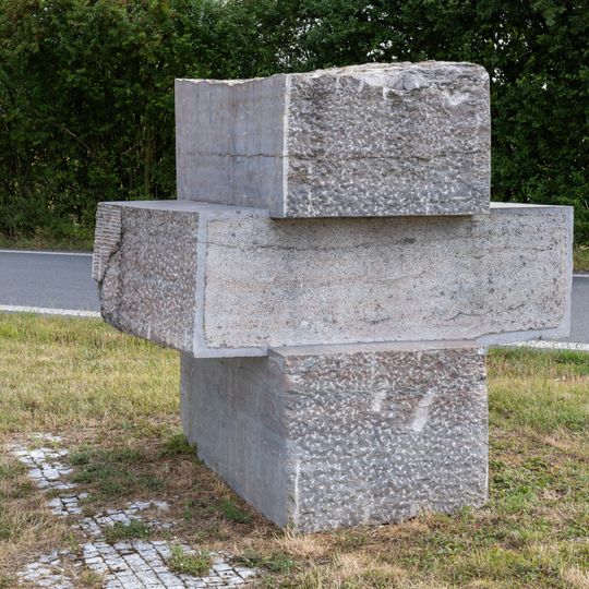 Plastika Ne na věky na Cestě mramoru v Dobřichovicích