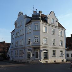 Wohn- und Geschäftshaus