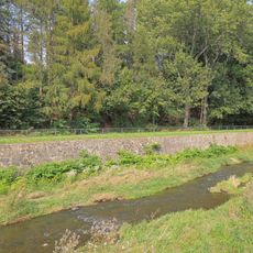 Retaining wall and stream bed Mandau