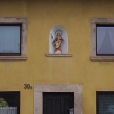 Nischenfigur an Hausner Gasse 30a