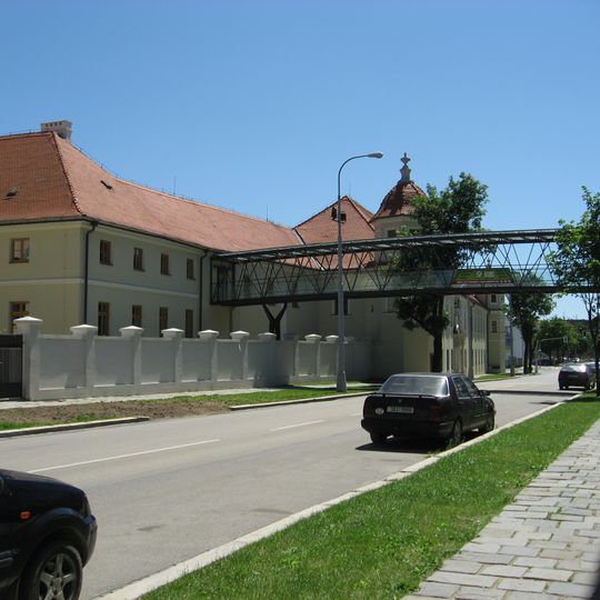 Lávka přes Božetěchovu ulici