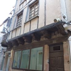 Building at 19 rue de l'Embergue in Rodez