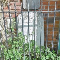 Milestone, High Street at SP3153039224