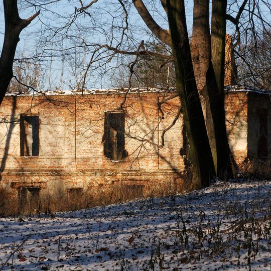 Ruina dworu w Krynicach