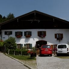 Mehrfamilienhaus