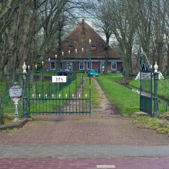 Hekpijlers van toegangshek van het boerderijcomplex Jan Glijnisweg 29