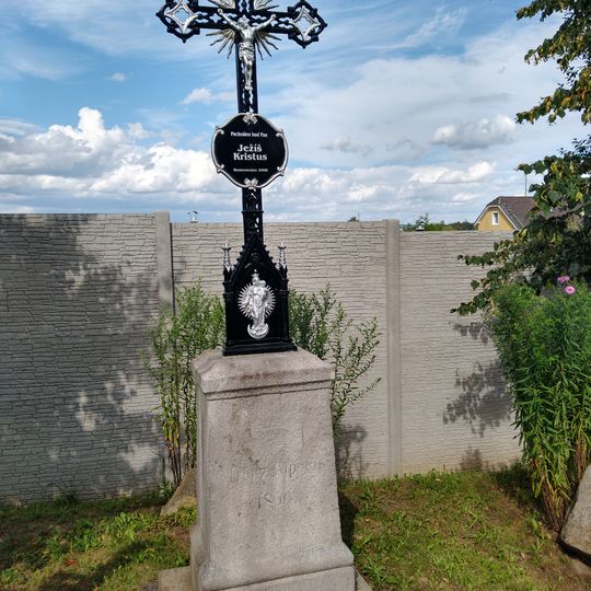Kříž v Šumavské ulici u Jarní ulice