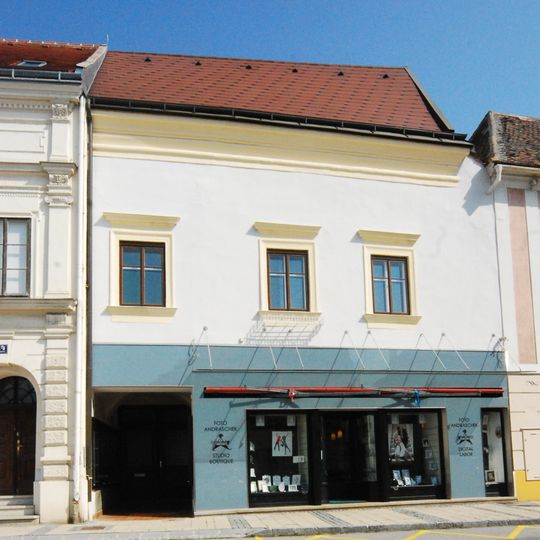 Wohn- und Geschäftshaus