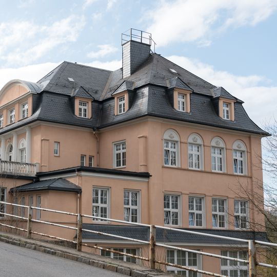 Villa Hermannstraße 9