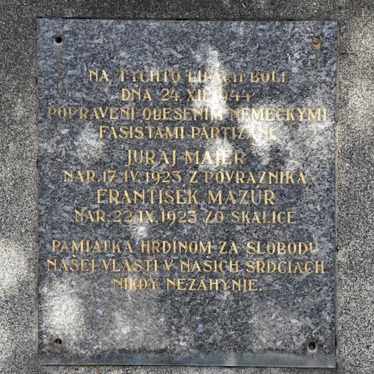 Pamätné miesto s pomníkom, pomník