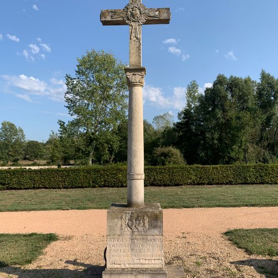Cemetery cross of Ozan