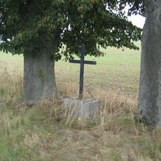 Kříž u silnice jižně od Zdislavic