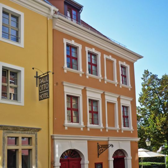 Wohnhaus in geschlossener Bebauung, Eckhaus zur Büttnerstraße Nikolaistraße 6