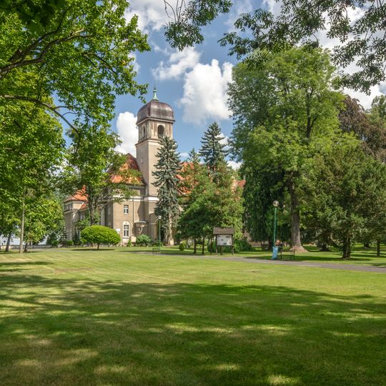 Park pałacowy w Łosiowie