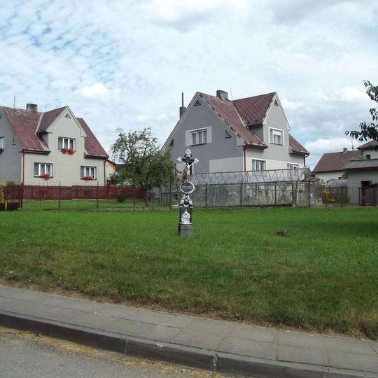 Kříž v Budislavi u křižovatky