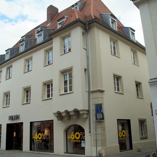 Wohn- und Geschäftshaus, ehemaliger Rebdorfer Hof