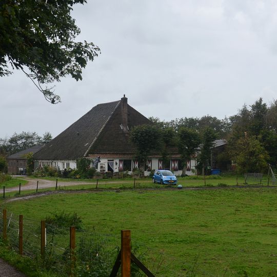 Nijenburg: boerderij ten westen van het huis